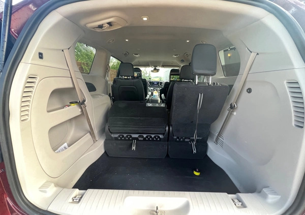Chrysler Pacifica cena 129700 przebieg: 35800, rok produkcji 2019 z Kuźnia Raciborska małe 497